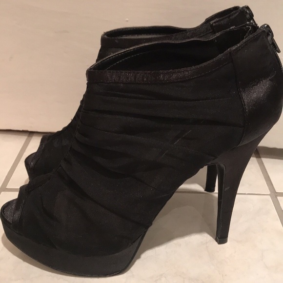 Chinese laundry black mesh heels - size 10 - Picture 1 of 4